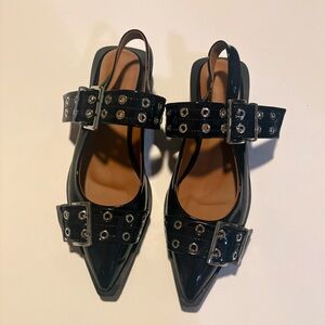 Black Strapped women’s flats